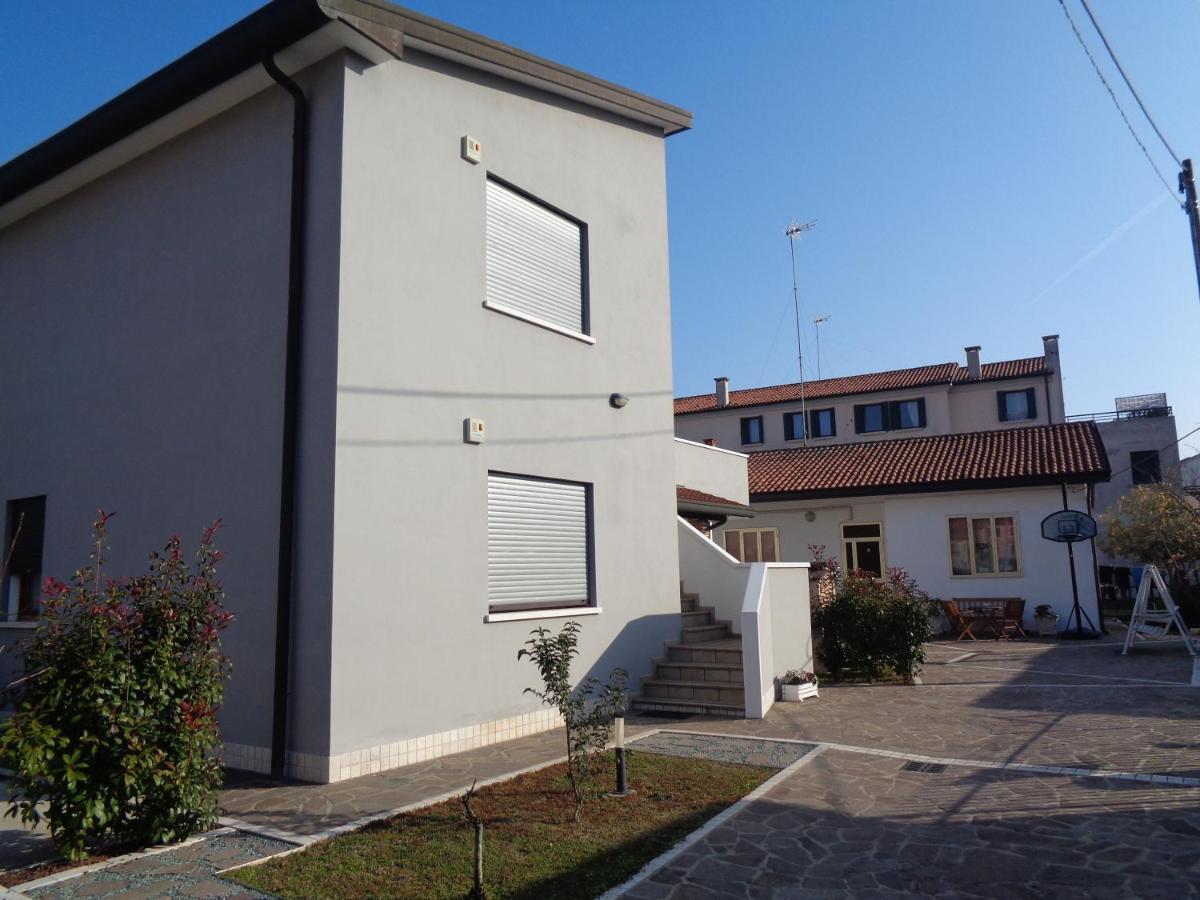Casa Di Chiara Vicino Venezia E Aeroporto Vce Apartment Campalto Exterior photo